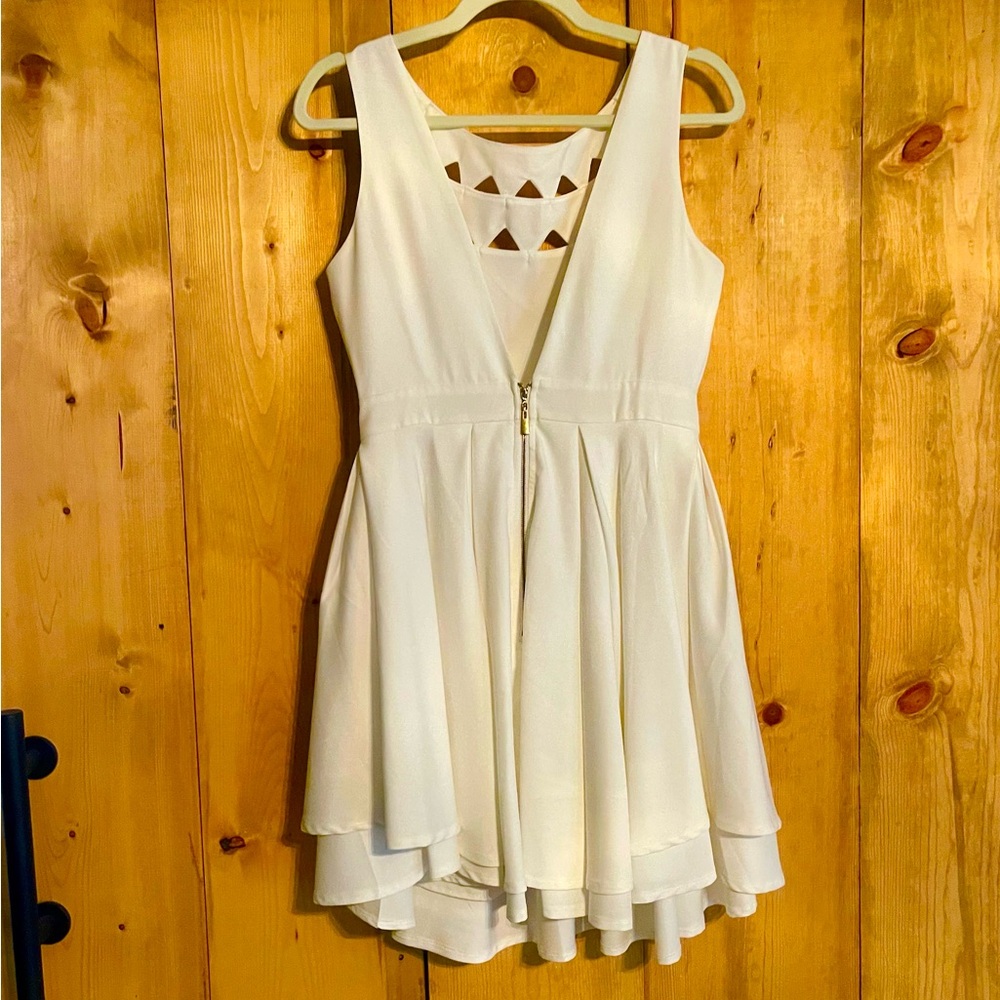 Lulu's White Sleeveless V-Neck Sundress for Wedding Guests